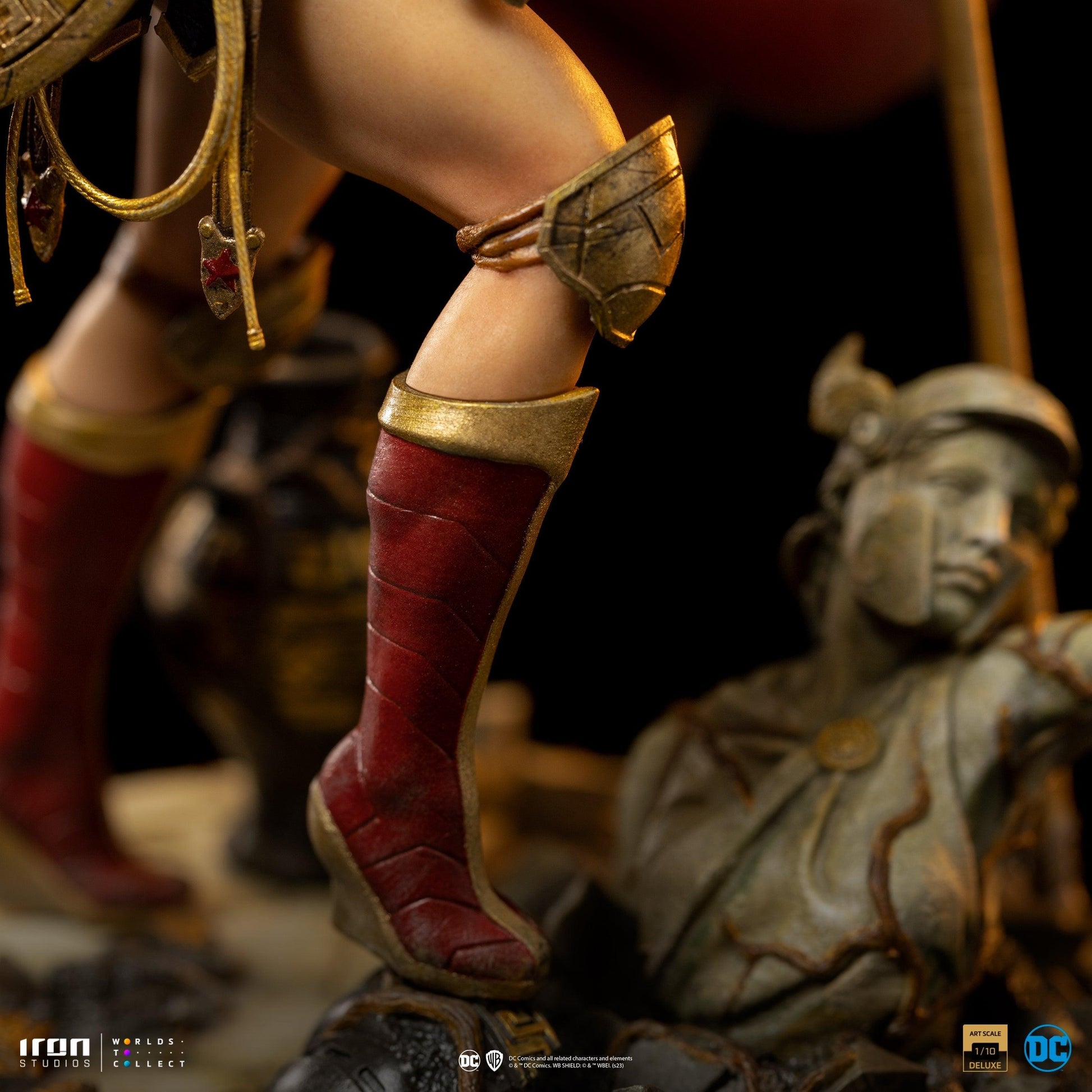 Iron Studios DC Comics Wonder Woman Unleashed Deluxe Art Scale Limited Edition 1/10 Statue - ToyFury