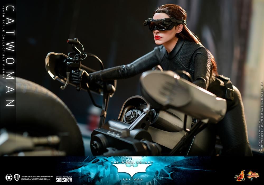 Hot Toys DC The Dark Knight Trilogy Catwoman 1/6 Scale Figure MMS627