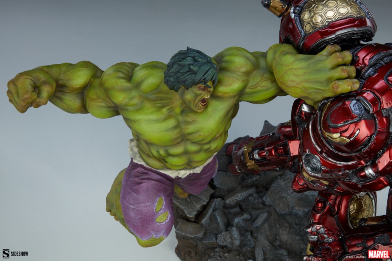 Sideshow The Avengers - Hulk vs Hulkbuster 19” Maquette Statue