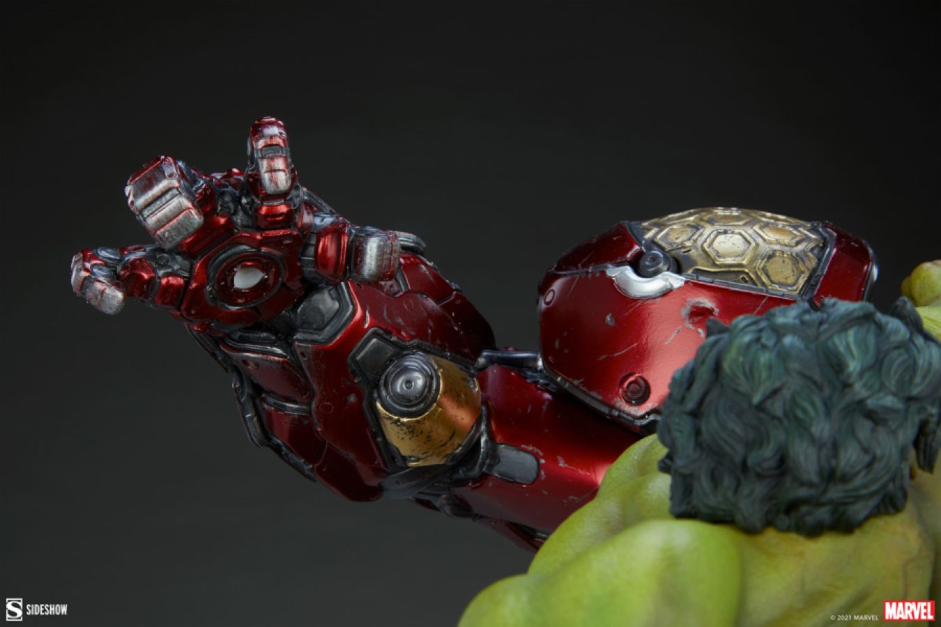 Sideshow The Avengers - Hulk vs Hulkbuster 19” Maquette Statue