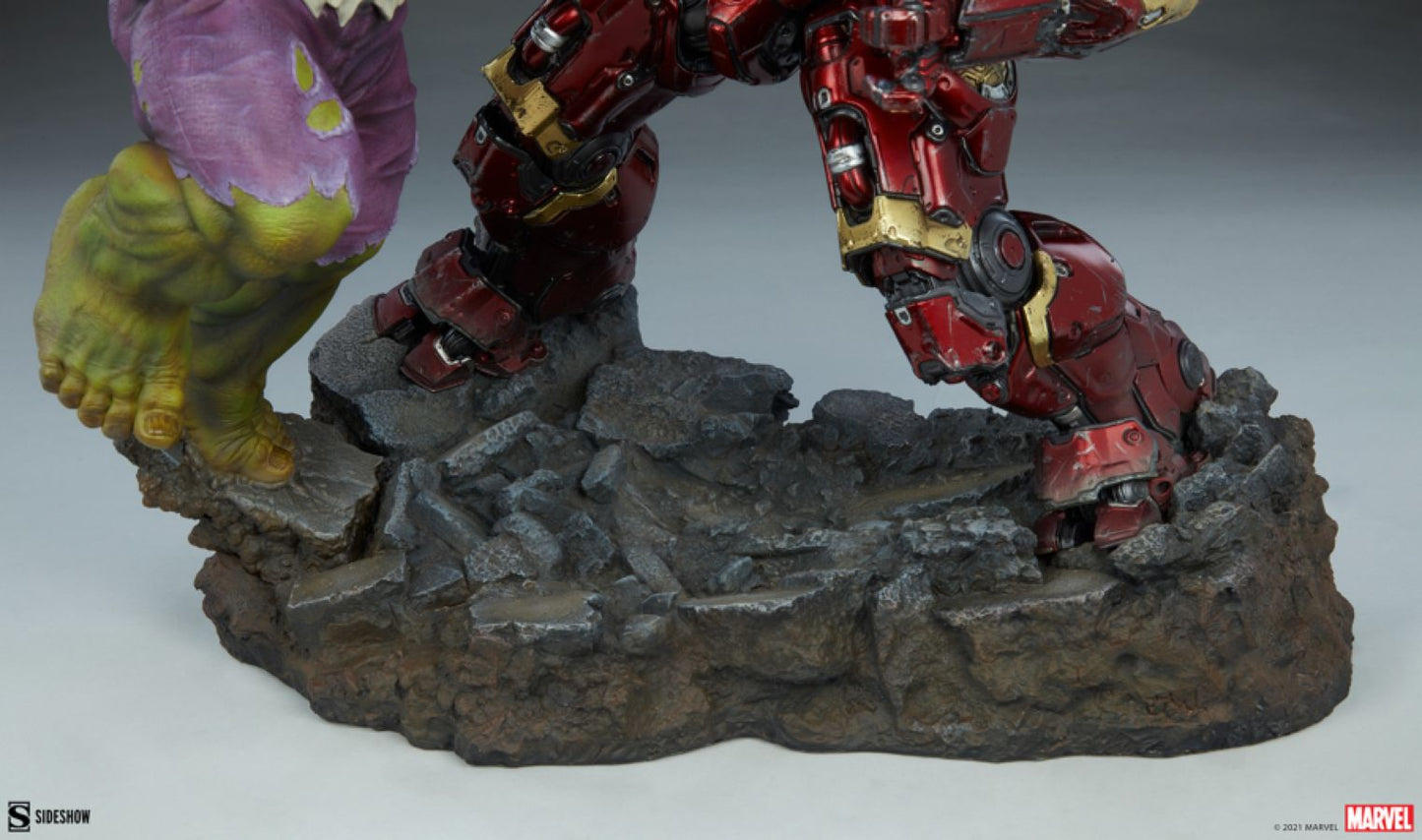 Sideshow The Avengers - Hulk vs Hulkbuster 19” Maquette Statue